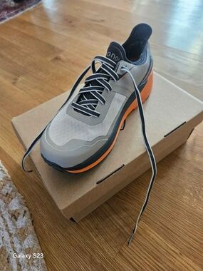 Women's Size 7 Rossignol Trail Shoe